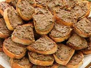 Crostini with chicken liver